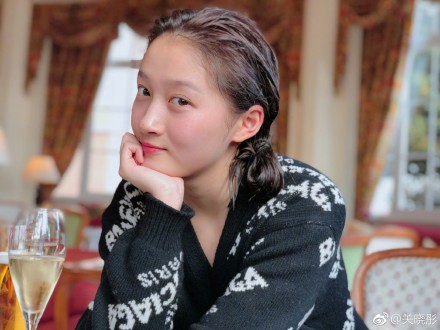 关晓彤欧阳娜娜美图,唐嫣关晓彤素颜谁的颜值依旧在线