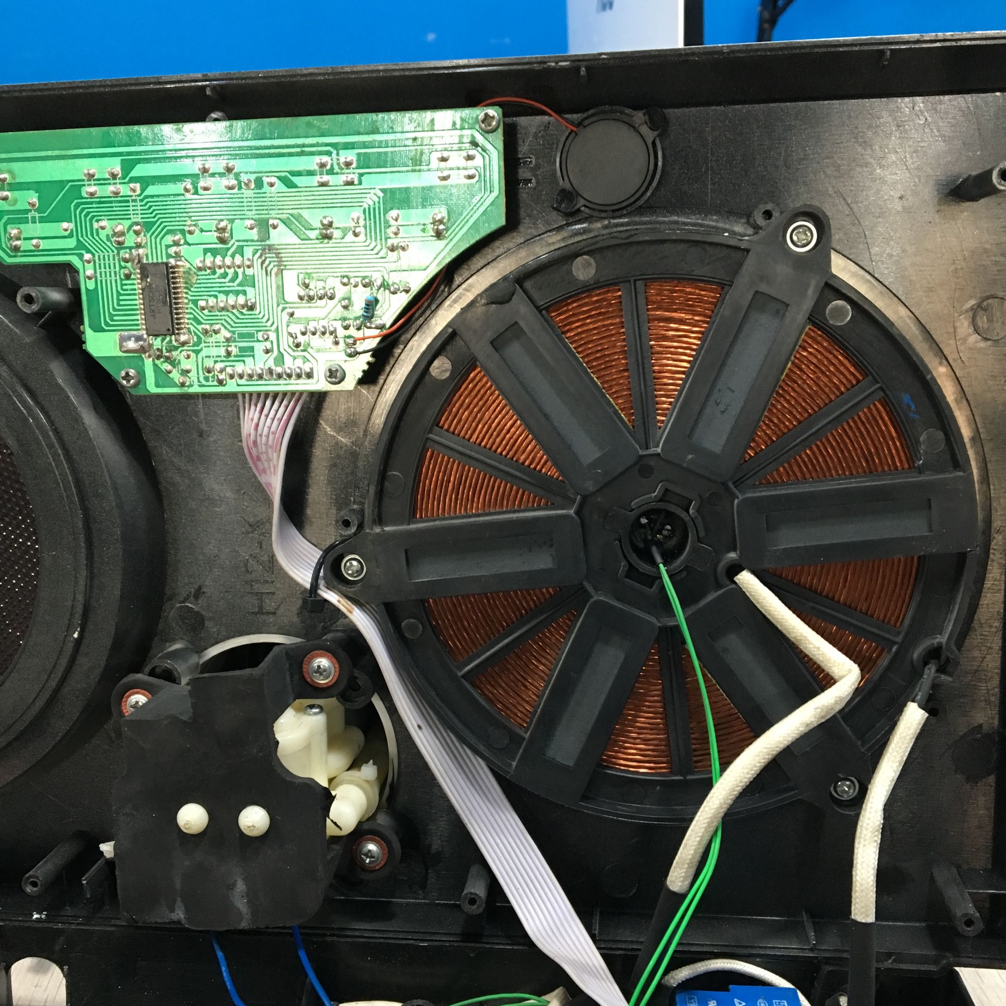 电磁炉跳e2什么意思,电磁炉出现e2怎么修复