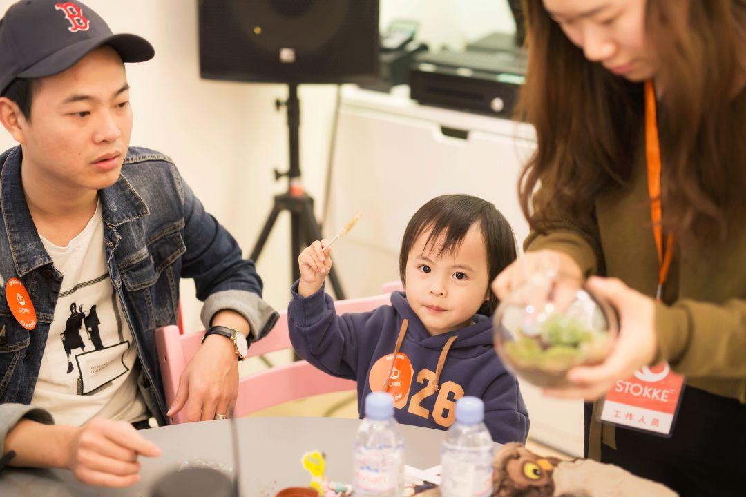 2018别养蛙了!身边的人都变潮爸潮妈了,我可能是个假的90后……