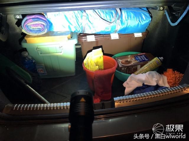 巴掌大的强光手电小钢炮,强光家用手电筒远射超亮