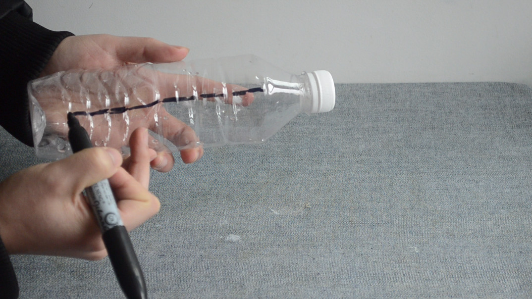 饮料瓶自制置物架,饮料瓶改置物架