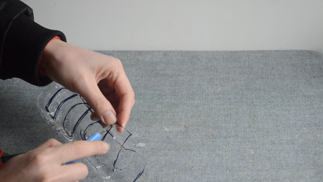 饮料瓶自制置物架,饮料瓶改置物架