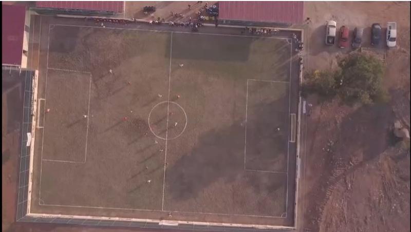 最走心联名设计PUMA为此专门去非洲修了个球场