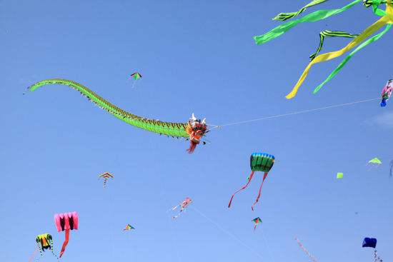 以风筝为题的片段,以风筝为主题写一首小诗