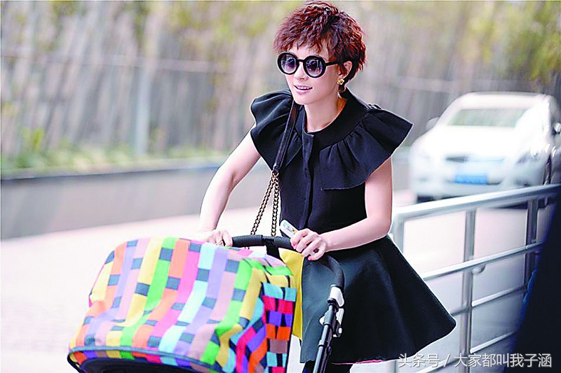 生完孩子多久可以看到大人,生完宝宝多久可以去看