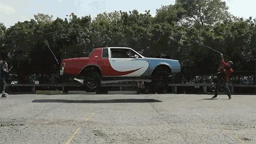 微信跳一跳可以邀请好友一起跳吗,微信跳一跳可以跳多远