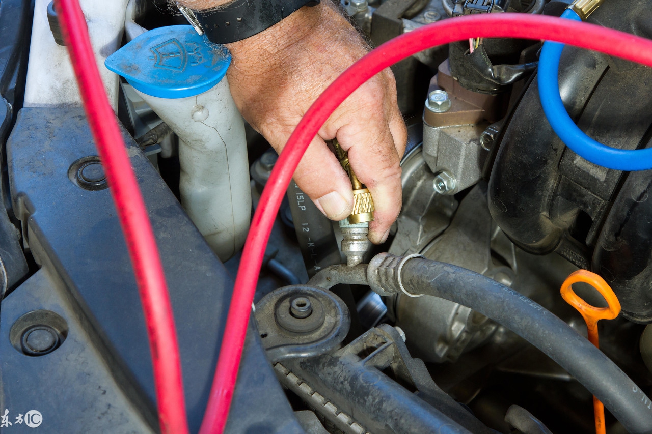 汽车半路坏了怎么修复,应急修车救援小视频