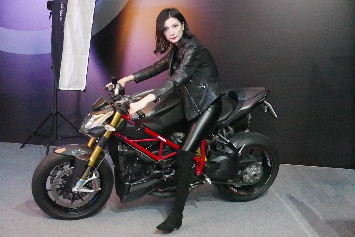 松下无反新旗舰G9首次国内亮相