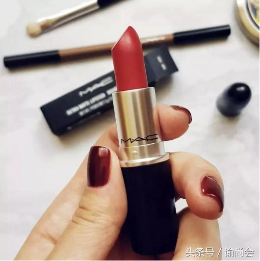 口红颜色推荐大牌2021,最近流行的大牌口红颜色推荐