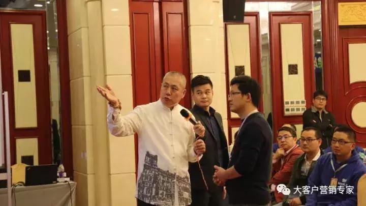 让陌生人爱上你的技巧,让顾客无可救药的爱上你的产品