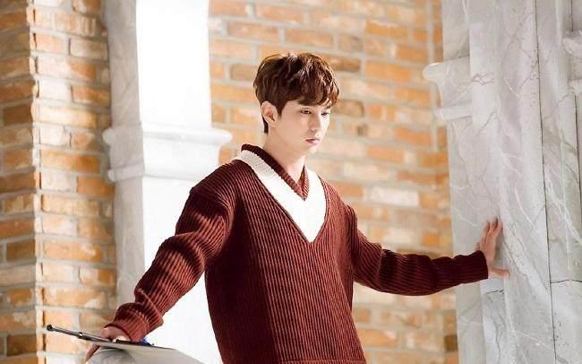 《不是机器人》,编剧脑洞太大,前男友才是“神助攻”!