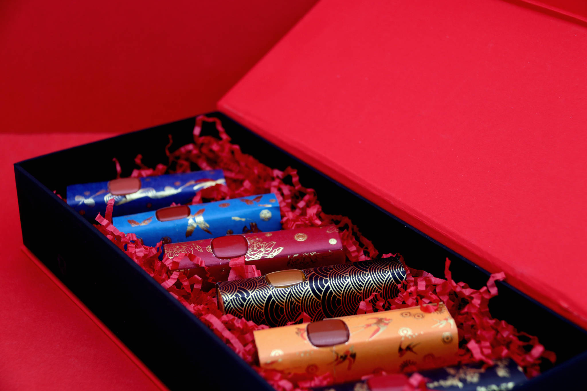 欧莱雅博物馆联名包装,欧莱雅口红化妆品礼盒