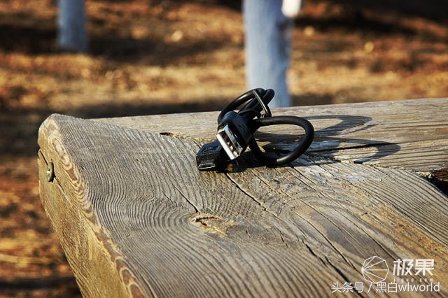 巴掌大的强光手电小钢炮,强光家用手电筒远射超亮