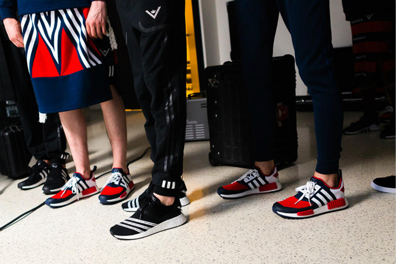 阿迪达斯米奇联名boost,阿迪达斯zx500彩虹联名