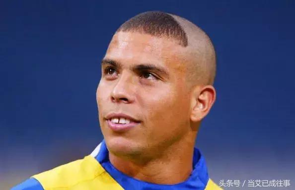 盘点足球运动员的奇葩发型,洗剪吹加个造型