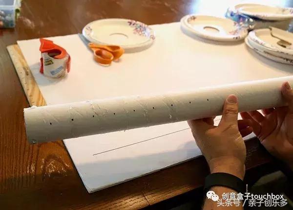 周末在家给孩子做什么玩具,熊孩子在家玩手机