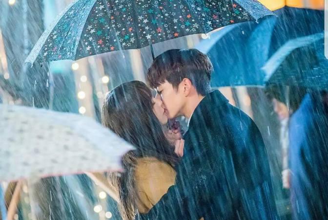 《不是机器人》,编剧脑洞太大,前男友才是“神助攻”!