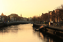 佳能750d相机详细介绍,佳能750d与全画幅相机对比