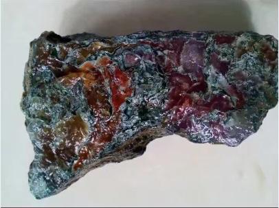 苔藓玛瑙和水草玛瑙哪个价值高,怎么鉴别水草玛瑙有没有被酸洗