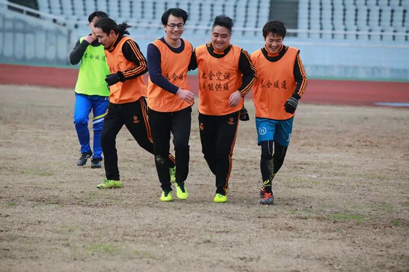 星旭实业2018年金意陶瓷砖|卡思摩地板贺岁杯足球赛在南昌举行