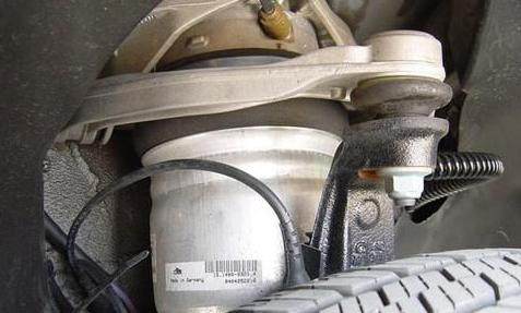 很多豪车都装配有空气悬架,那么空气悬架的厉害之处是什么呢