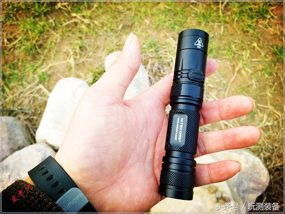 奈特科尔强光手电筒测评,nitecore奈特科尔10000流明手电筒