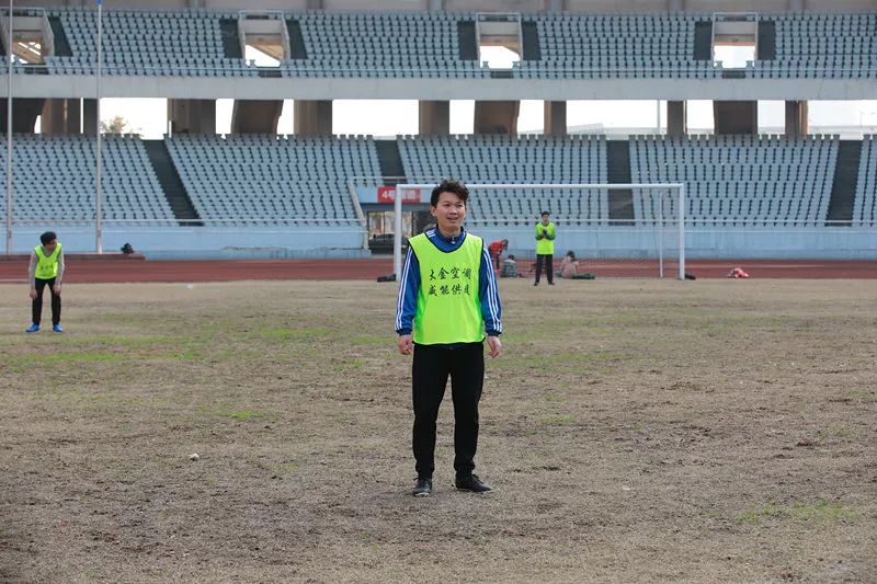 星旭实业2018年金意陶瓷砖|卡思摩地板贺岁杯足球赛在南昌举行