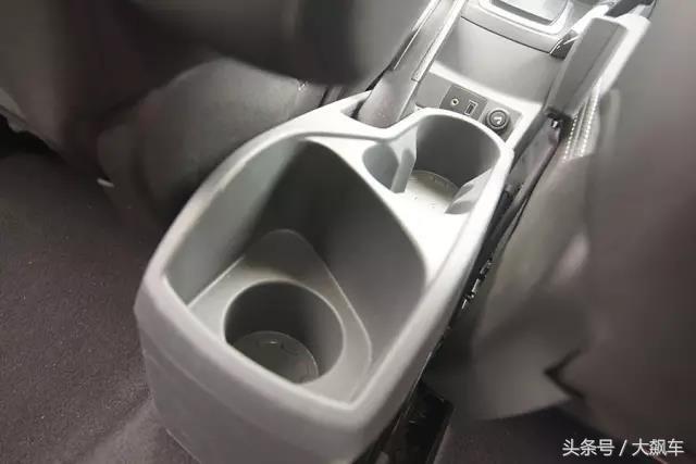 蜡烛灯+糟糕双离合，翼搏简直是廉价货里的“廉价机”！