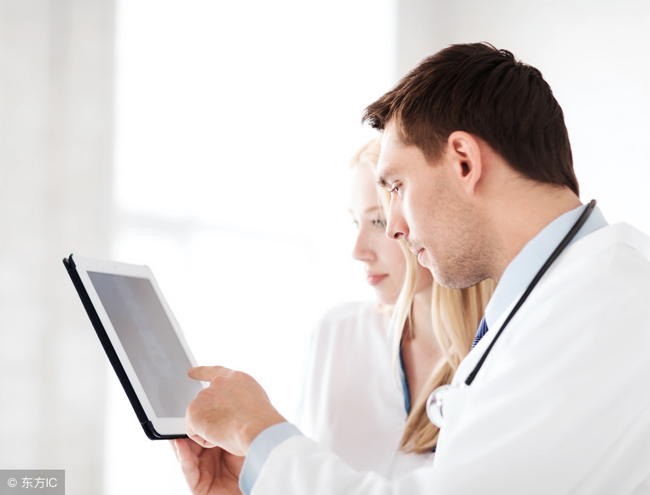 乳腺癌全切后怎么走出自卑心理,怎样减轻乳腺癌患者术后焦虑