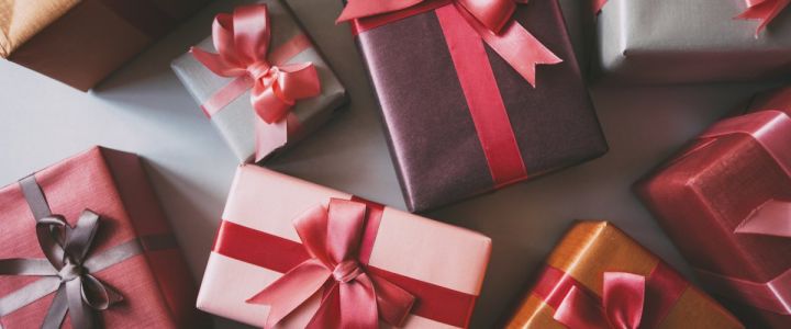 情人节要到了你有礼物吗,情人节要到了前任应该送礼物吗