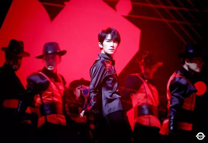 魔法城堡tfboys易烊千玺solo,易烊千玺个人舞台solo舞蹈