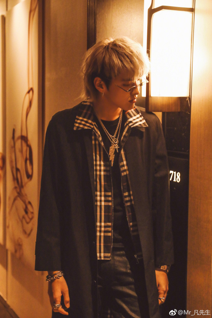 EXO回归艺人,黄子韬新歌获鹿晗力挺,张艺兴吴亦凡却从不问候