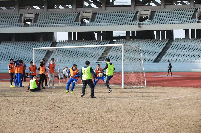 星旭实业2018年金意陶瓷砖|卡思摩地板贺岁杯足球赛在南昌举行