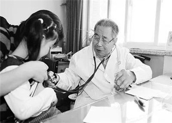 孩子不怕吃药打针,宝宝很勇敢不怕打针吃药