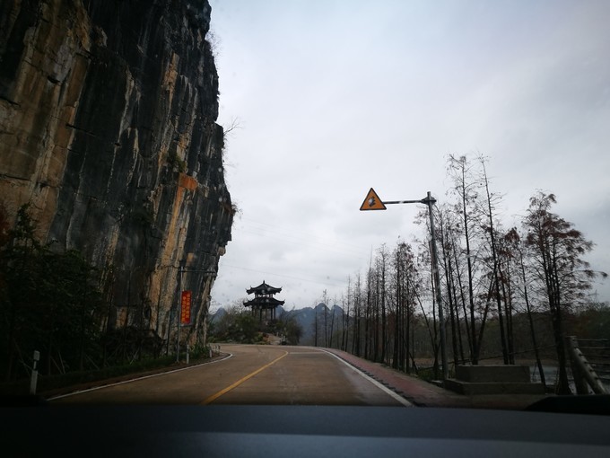 烟雨朦胧中的桂林山水,最简单桂林阳朔西街风景写生图片