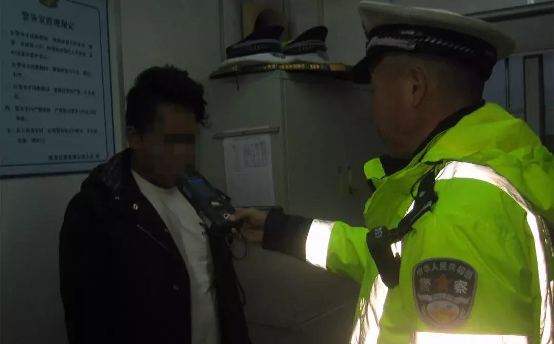 中山90后凌晨携两女泡温泉，被珠海警方抓走！这事被查牢里过年！