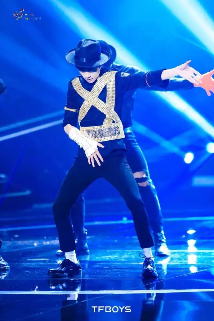 魔法城堡tfboys易烊千玺solo,易烊千玺个人舞台solo舞蹈