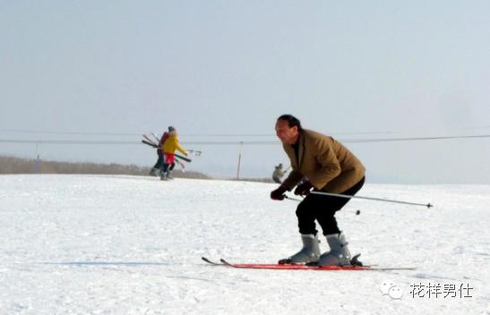 潮流就是在穿搭中感受自我,潮流运动的衣服穿搭