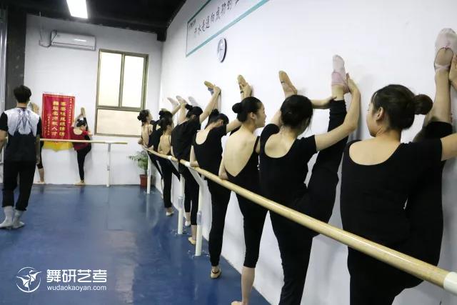 学跳舞前怎么练习基本功,少儿舞蹈8-12岁跳舞基本功