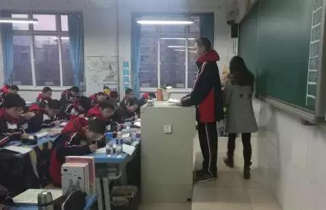 为什么小学班主任最累最苦,为什么说班主任是最苦最累的