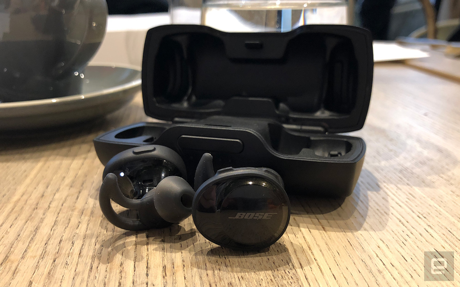 BoseSoundsportFree蓝牙耳机,bosesoundsportfree左耳朵没声