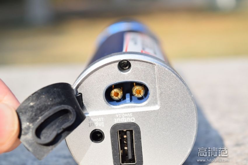 车载应急多功能手电筒,车用户外应急工具多功能手电筒