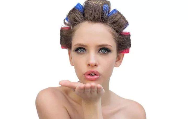 自然卷头发变直的妙招不用直发器,头发怎么变直不用直发梳