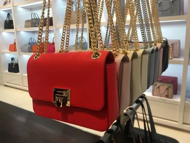 时代广场奥特莱斯打折店,katespade是什么档次