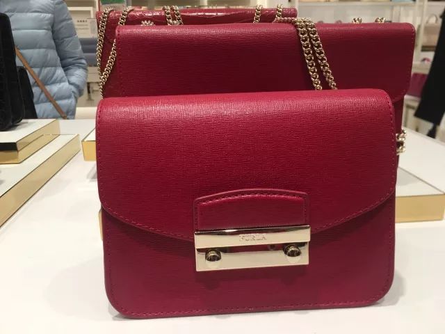 时代广场奥特莱斯打折店,katespade是什么档次