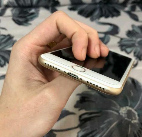 成色极品,这部卡贴的iPhone7只要两千块!性价比给力!