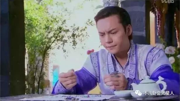 近视的明星不戴眼镜怎么拍戏,近视眼明星怎么拍戏