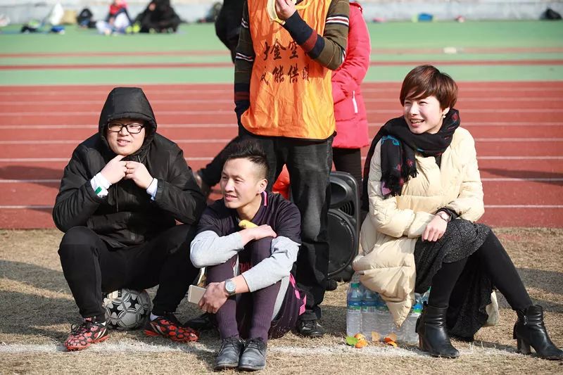 星旭实业2018年金意陶瓷砖|卡思摩地板贺岁杯足球赛在南昌举行