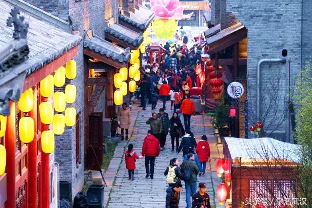 武汉春节新玩法,有一种过年叫宅在家里