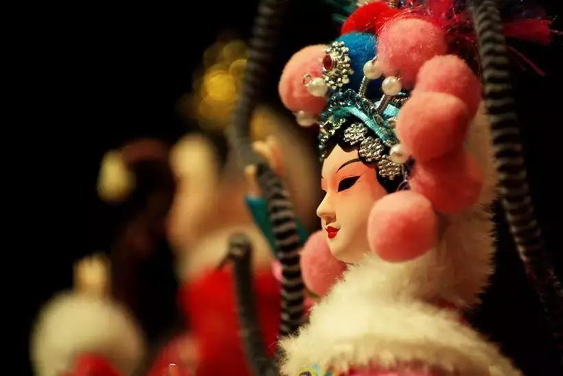 铅丝为骨骼，绢纱为肌肤，他用40年时间做出了最美“芭比娃娃”！